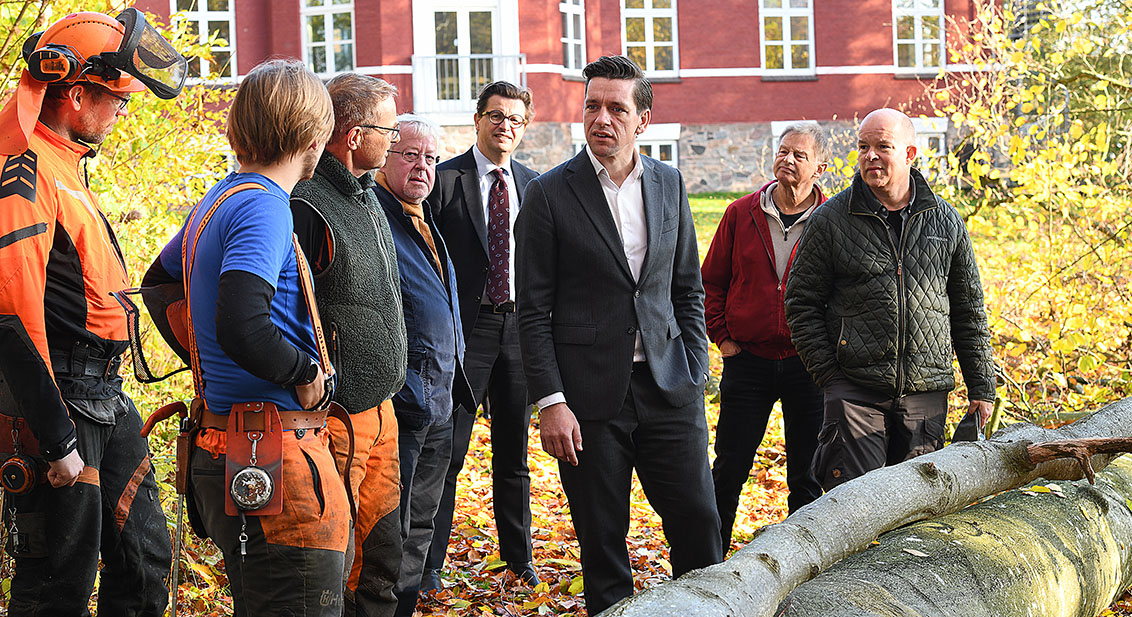 Indenrigs- og boligminister Kaare Dybvad besøgte Skovskolen Eldrupgård