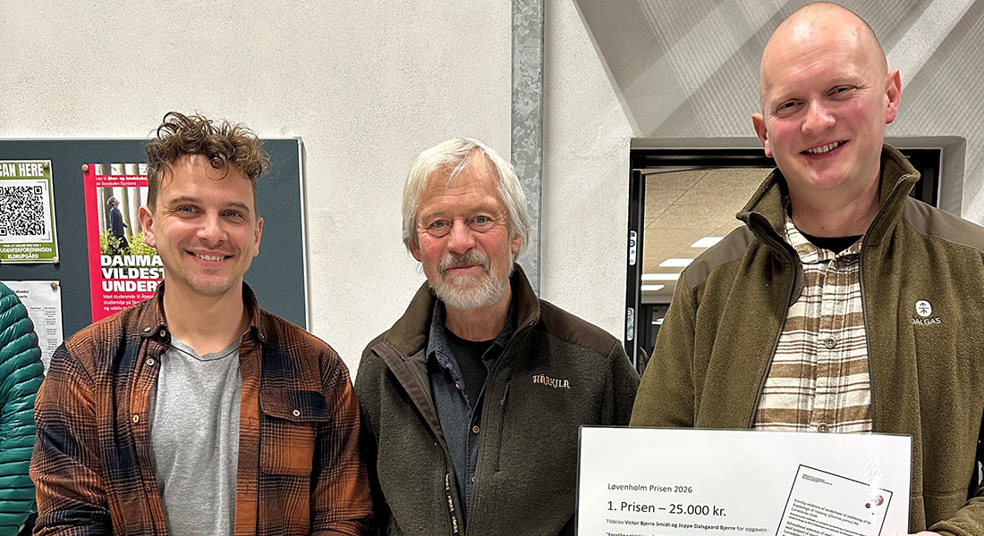 Fra venstre prismodtager Jeppe Bjerre, Godsinspektør Jens Chr. Dahl og prismodtager Victor Bjerre Smidt